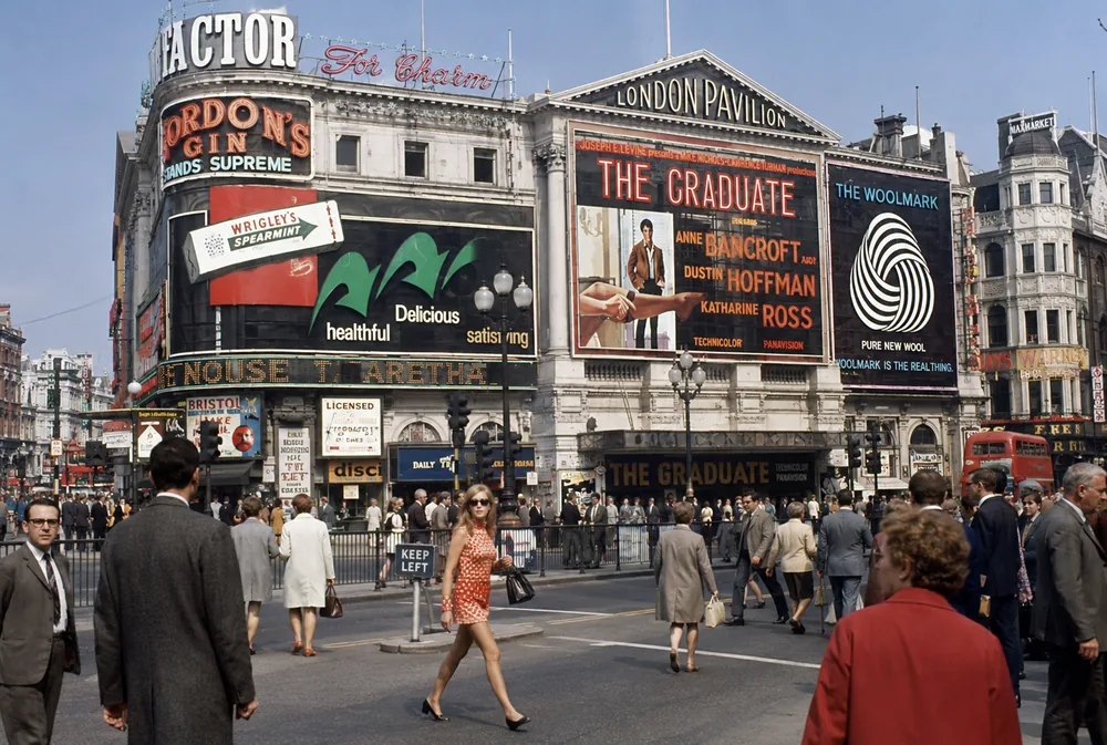 Imaginierte farbige Ansicht des Piccadilly Circus
